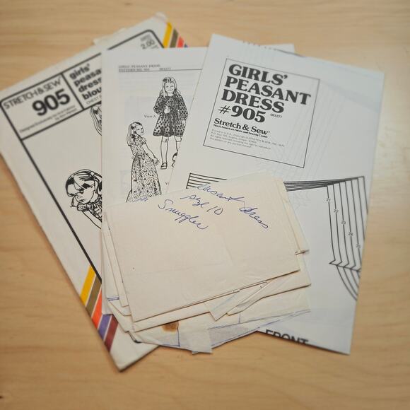 1979 Vintage 905 Girl's Peasant Dress & Blouse Stretch and Sew Chest Size 21-27 - Picture 3 of 8